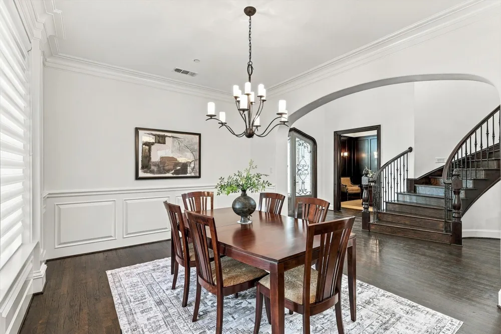 627 Lake Point Drive Irving, TX 75039