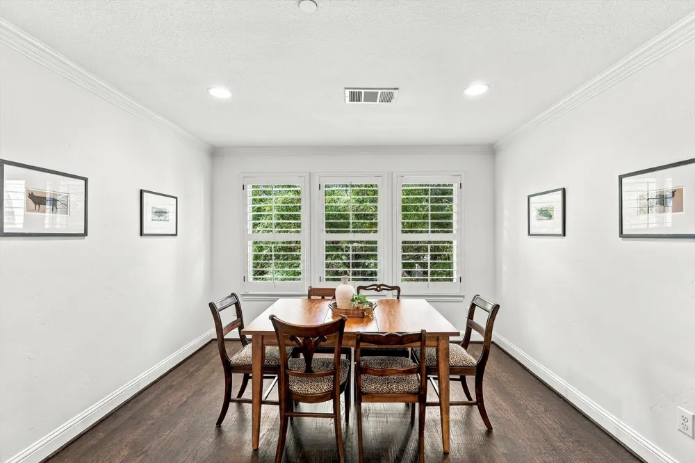 627 Lake Point Drive Irving, TX 75039