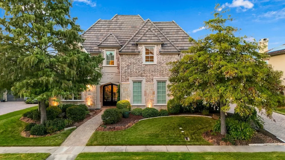 627 Lake Point Drive Irving, TX 75039
