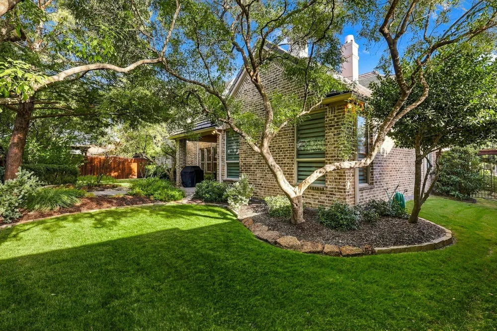 627 Lake Point Drive Irving, TX 75039