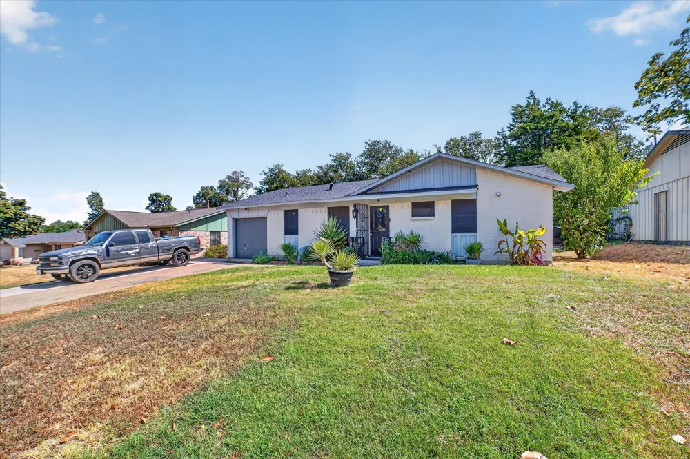 1262 Hidden Valley Drive Dallas, TX 75241