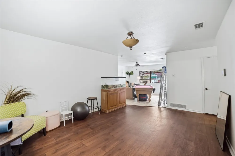 1262 Hidden Valley Drive Dallas, TX 75241