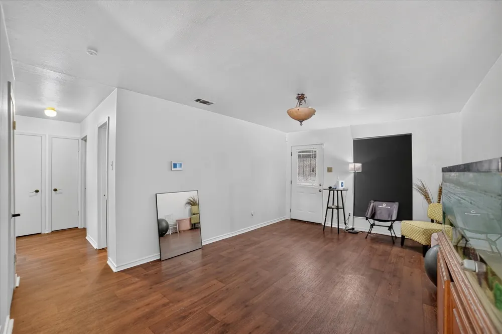 1262 Hidden Valley Drive Dallas, TX 75241