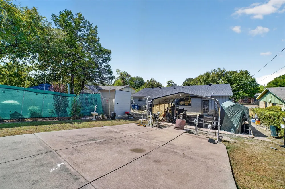 1262 Hidden Valley Drive Dallas, TX 75241