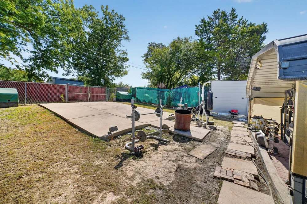 1262 Hidden Valley Drive Dallas, TX 75241