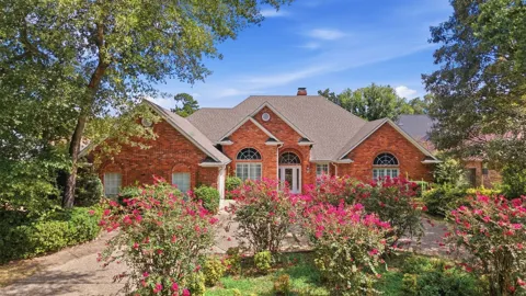 3403 Pinecreek Drive