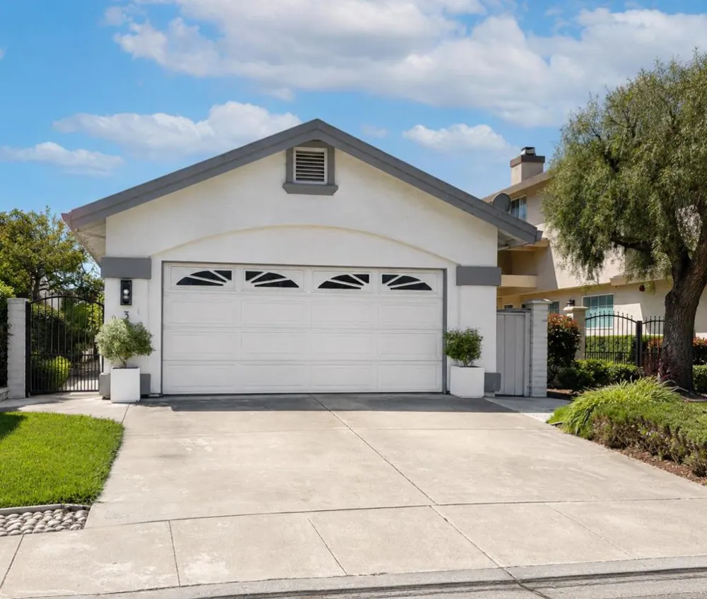 231 Montclair Lane Salinas, CA 93906