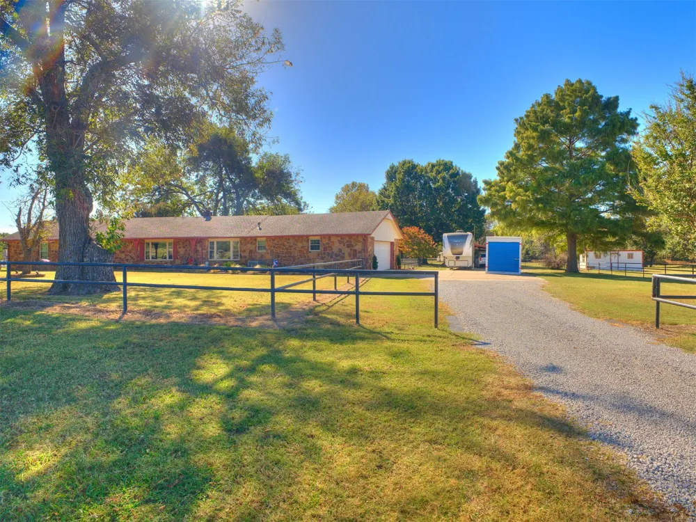 27726 E 161st Street S Coweta, OK 74429