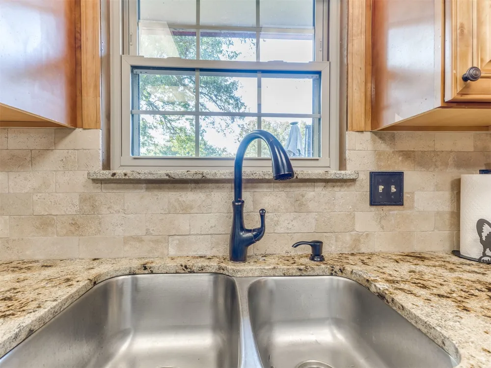 27726 E 161st Street S Coweta, OK 74429