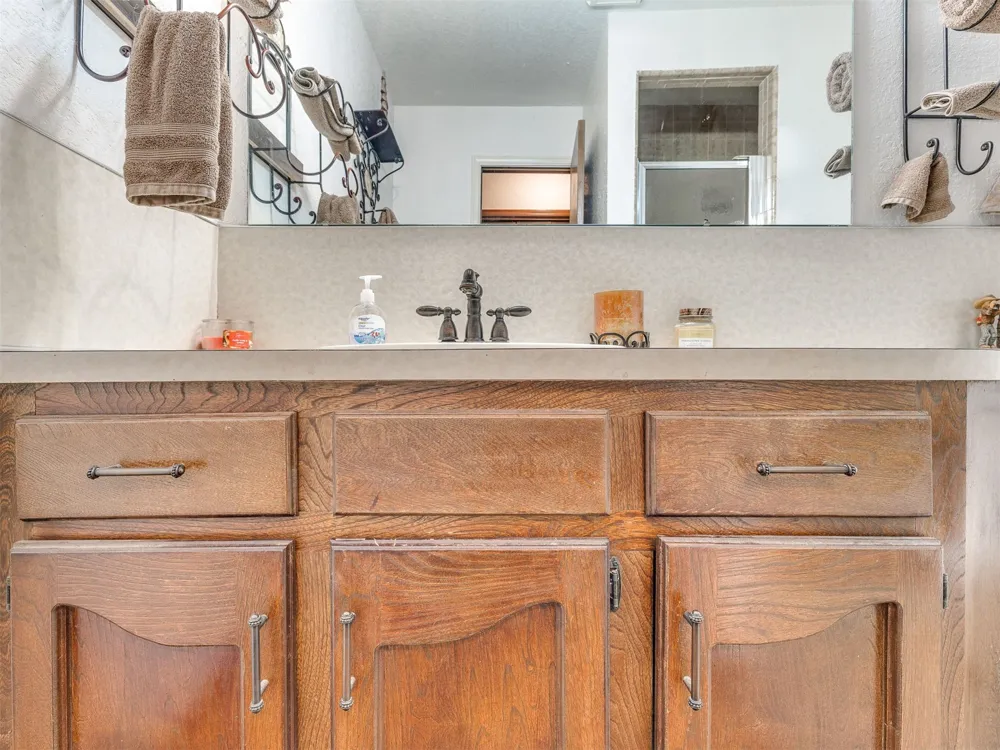 27726 E 161st Street S Coweta, OK 74429