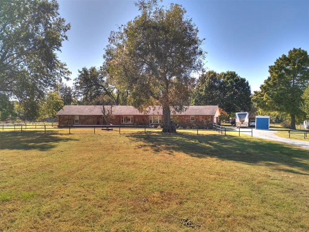 27726 E 161st Street S Coweta, OK 74429