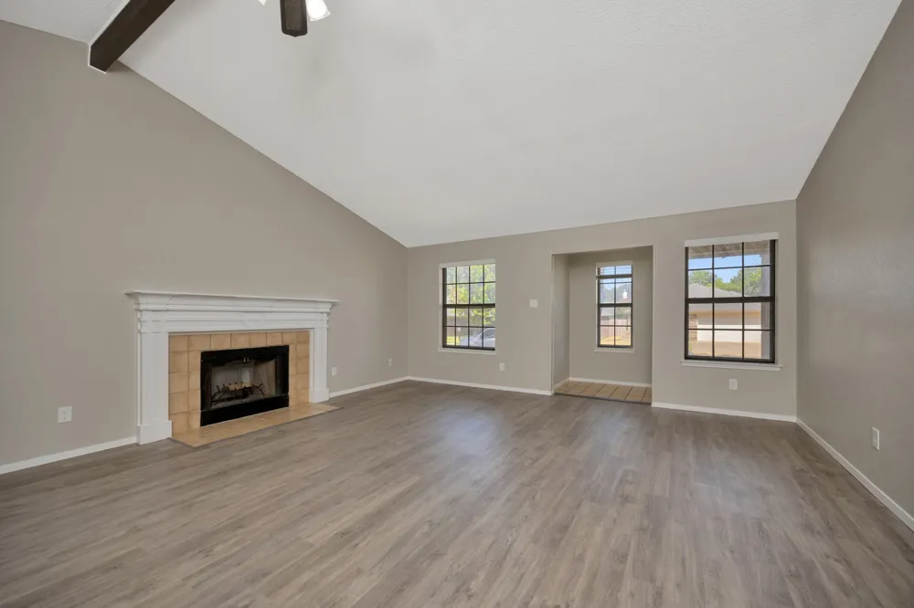 4210 Meadow Park Drive Arlington, TX 76017