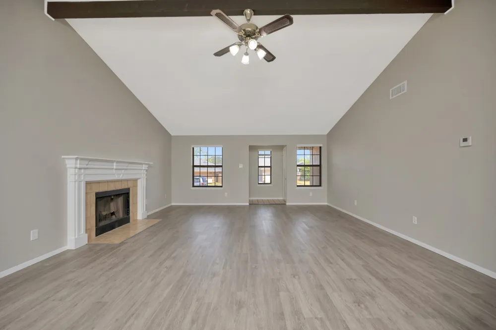 4210 Meadow Park Drive Arlington, TX 76017