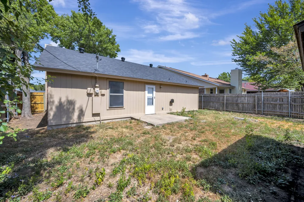 4210 Meadow Park Drive Arlington, TX 76017
