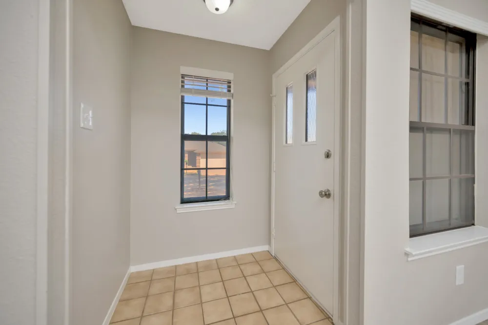 4210 Meadow Park Drive Arlington, TX 76017