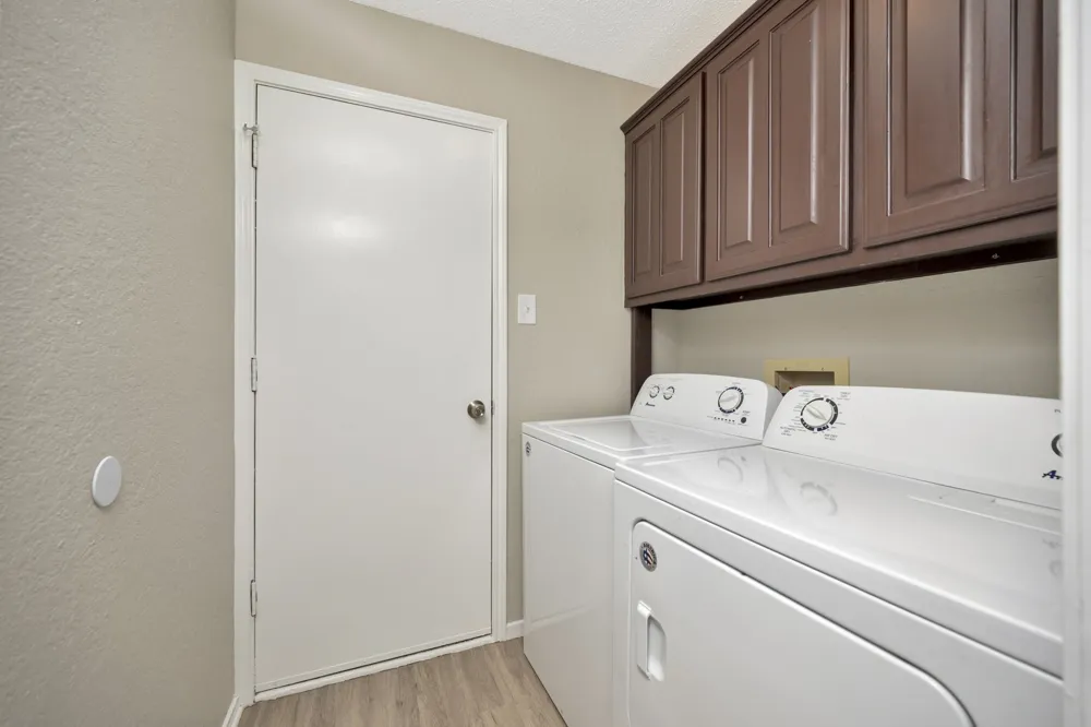 4210 Meadow Park Drive Arlington, TX 76017