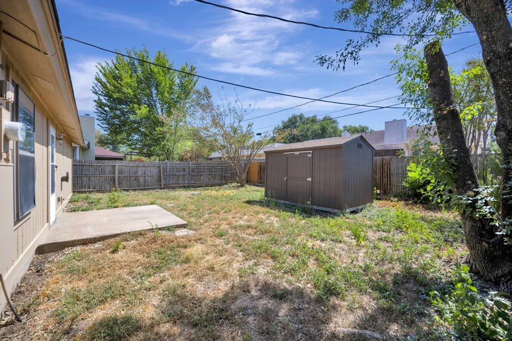 4210 Meadow Park Drive Arlington, TX 76017