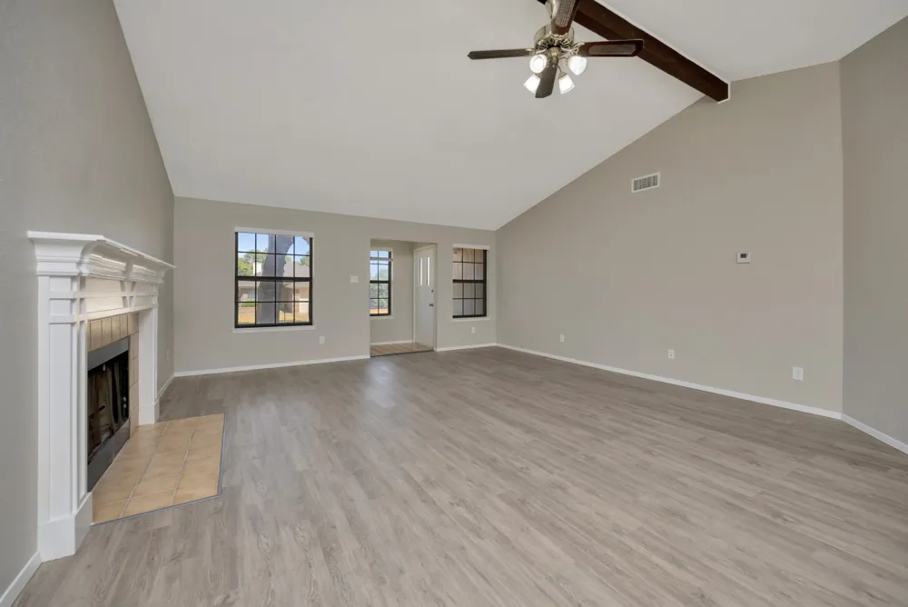 4210 Meadow Park Drive Arlington, TX 76017