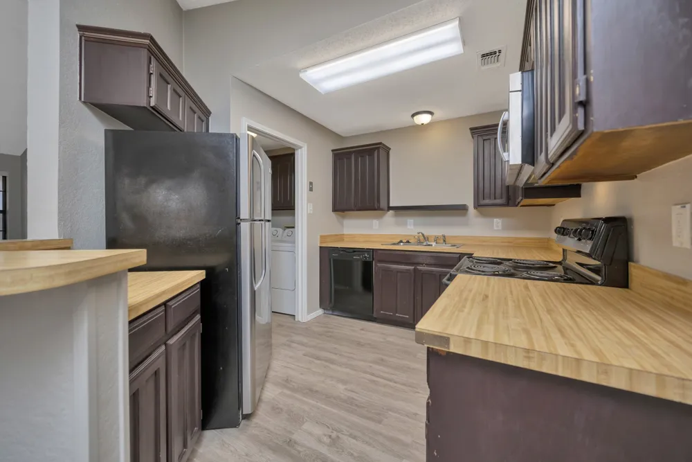 4210 Meadow Park Drive Arlington, TX 76017