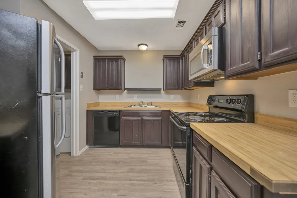 4210 Meadow Park Drive Arlington, TX 76017