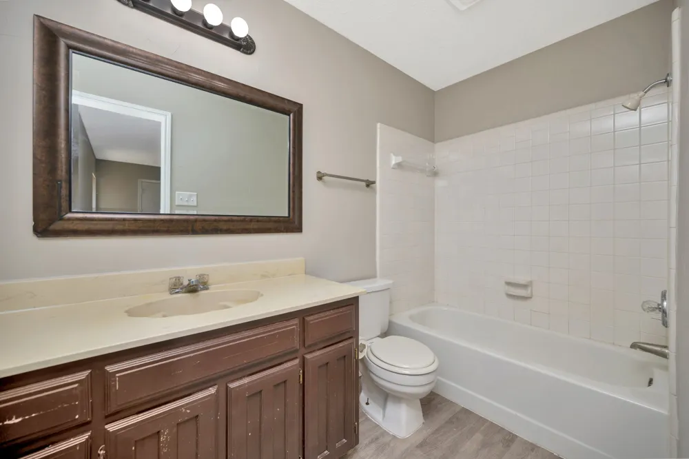4210 Meadow Park Drive Arlington, TX 76017