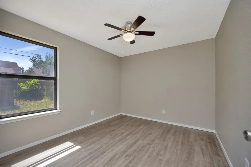 4210 Meadow Park Drive Arlington, TX 76017