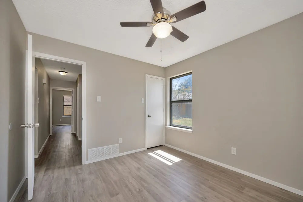 4210 Meadow Park Drive Arlington, TX 76017