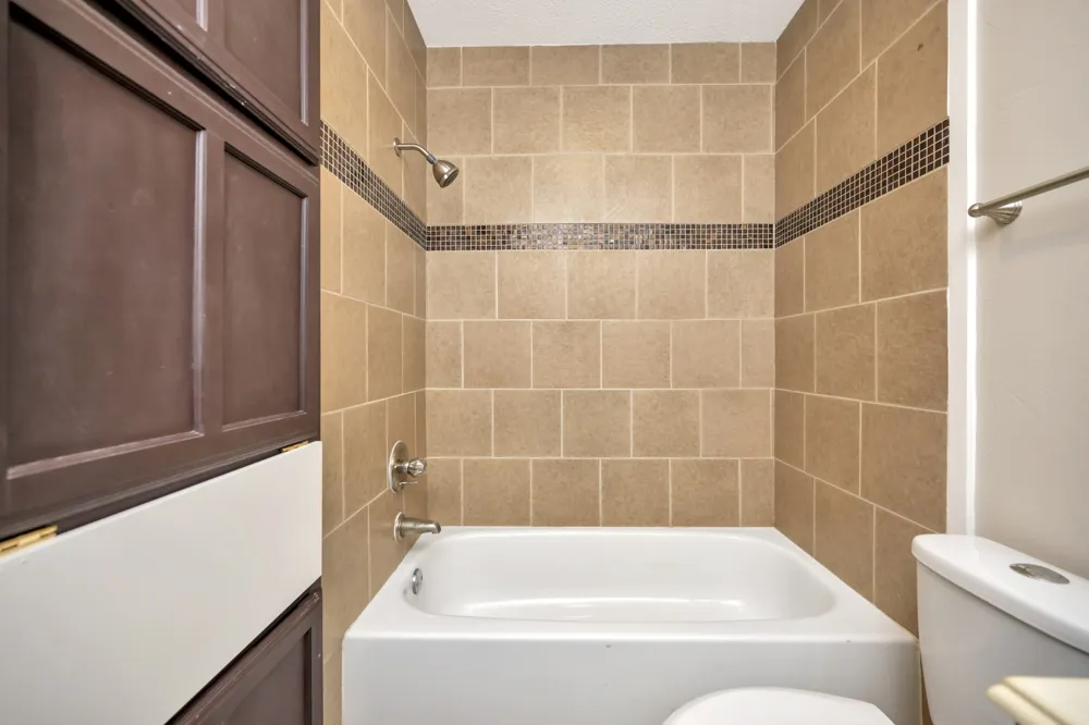4210 Meadow Park Drive Arlington, TX 76017