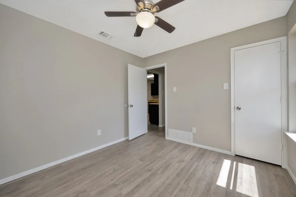 4210 Meadow Park Drive Arlington, TX 76017