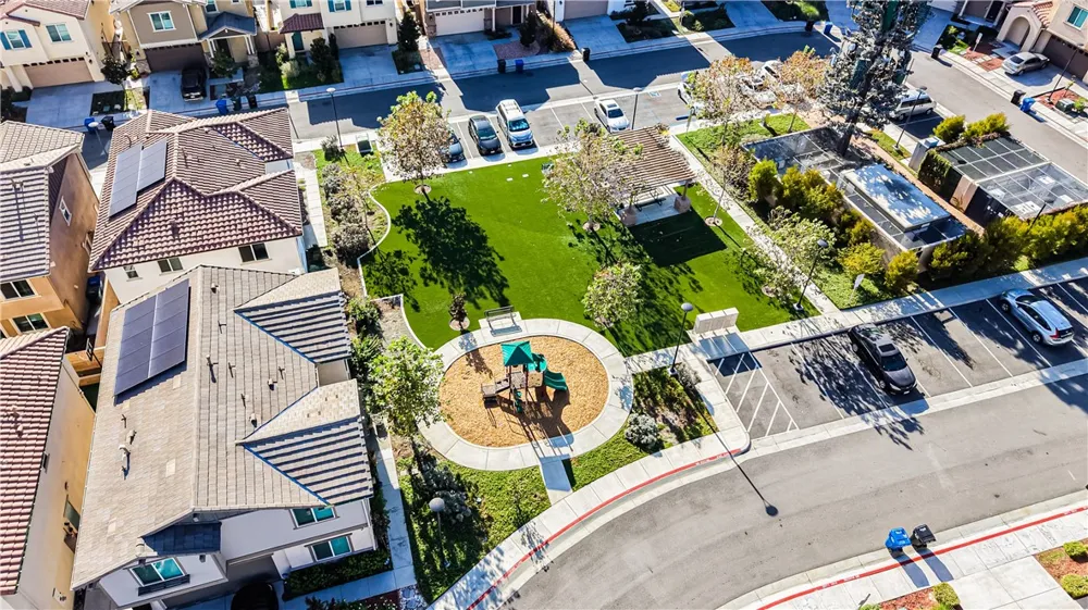 889 Campbell Pomona, CA 91768