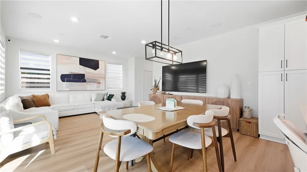 889 Campbell Pomona, CA 91768