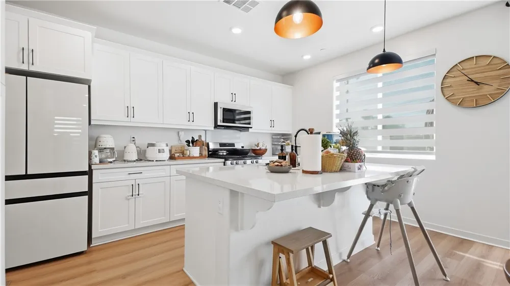 889 Campbell Pomona, CA 91768