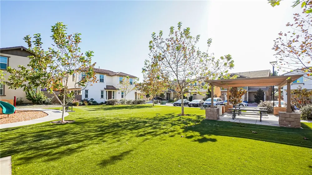 889 Campbell Pomona, CA 91768