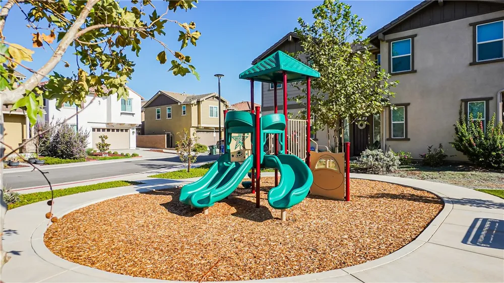 889 Campbell Pomona, CA 91768