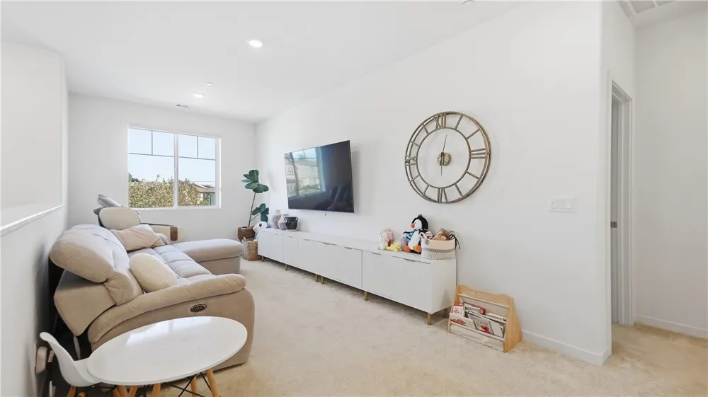 889 Campbell Pomona, CA 91768
