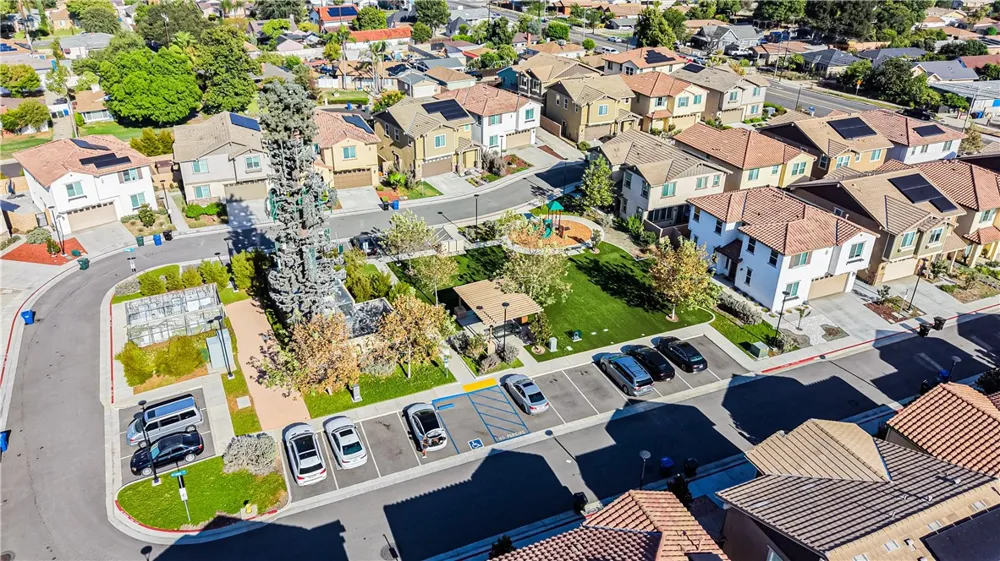 889 Campbell Pomona, CA 91768