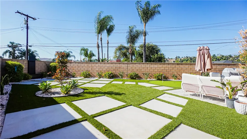 889 Campbell Pomona, CA 91768