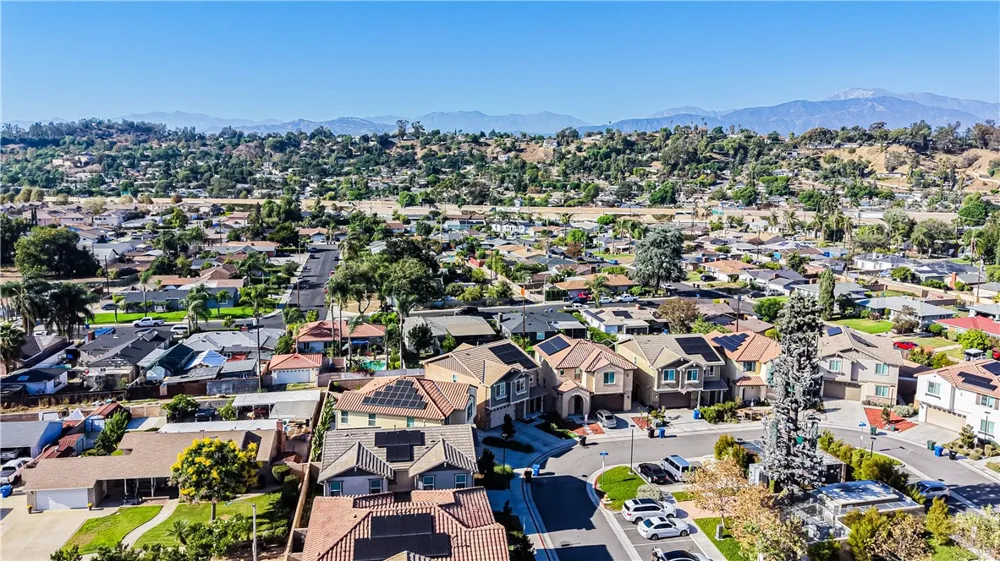 889 Campbell Pomona, CA 91768