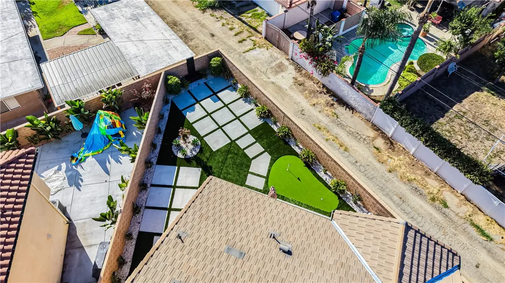 889 Campbell Pomona, CA 91768