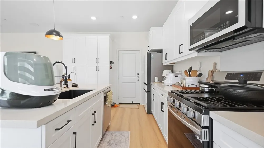 889 Campbell Pomona, CA 91768