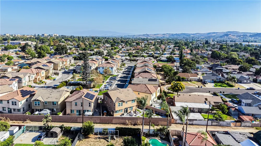 889 Campbell Pomona, CA 91768
