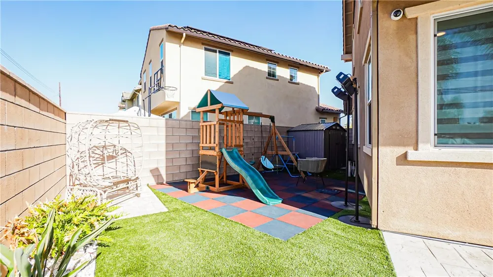 889 Campbell Pomona, CA 91768