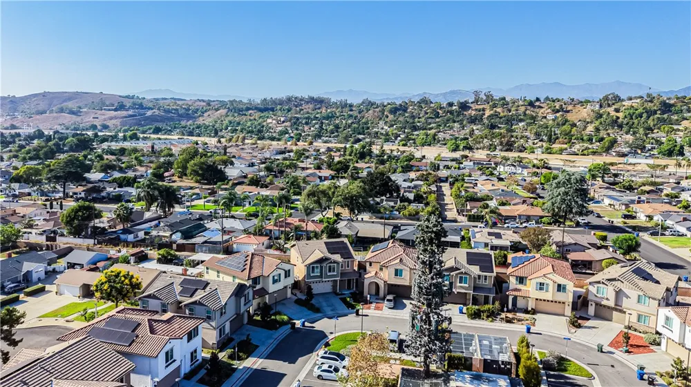 889 Campbell Pomona, CA 91768