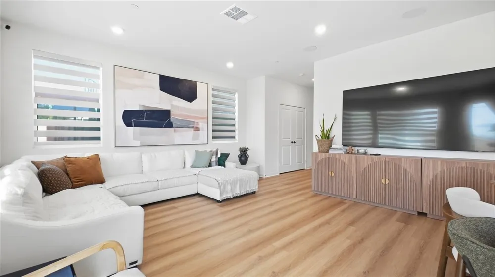 889 Campbell Pomona, CA 91768
