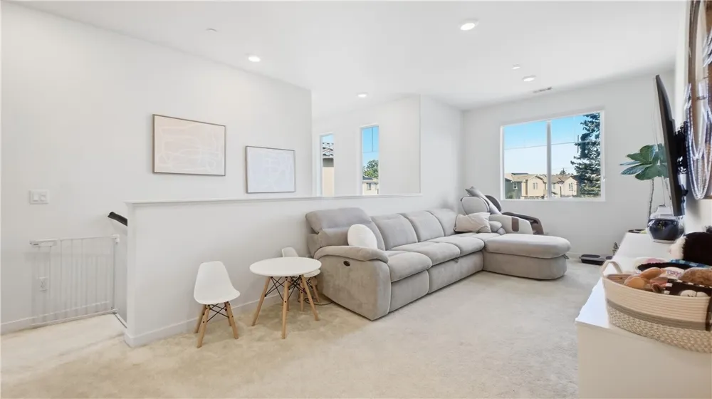 889 Campbell Pomona, CA 91768