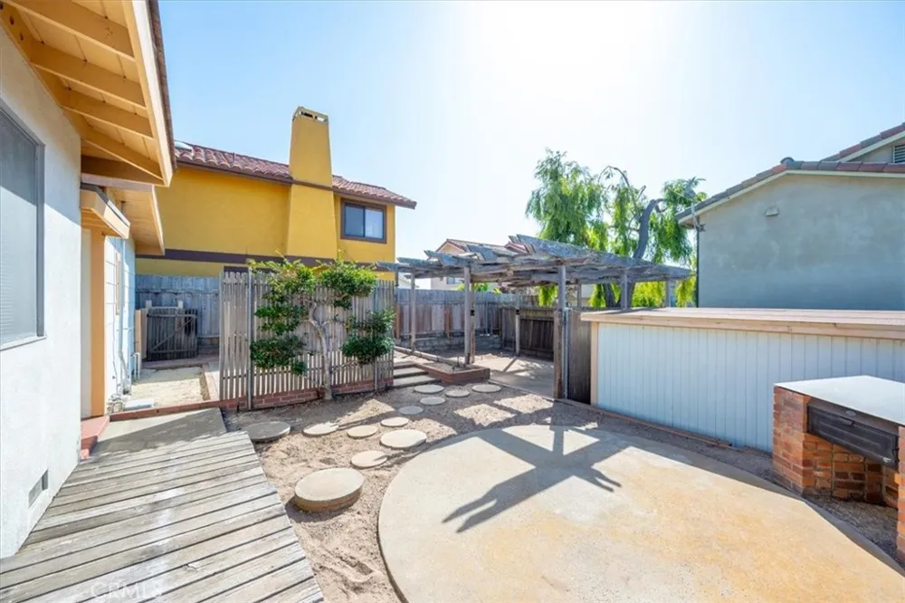 381 N 6th Grover Beach, CA 93433