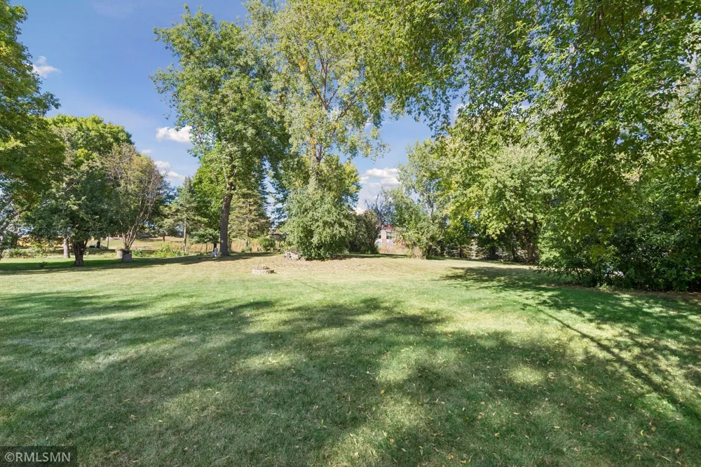 1549 Skyview Drive Chaska, MN 55318