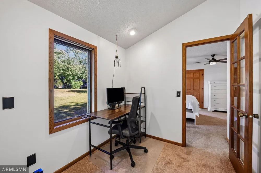 1549 Skyview Drive Chaska, MN 55318