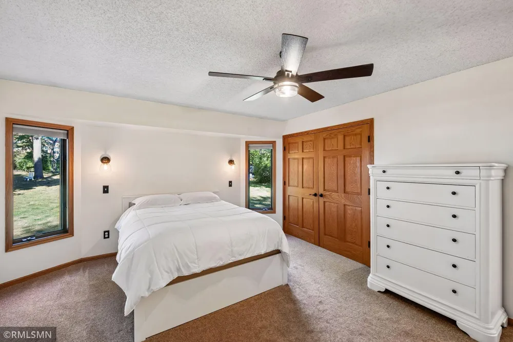 1549 Skyview Drive Chaska, MN 55318