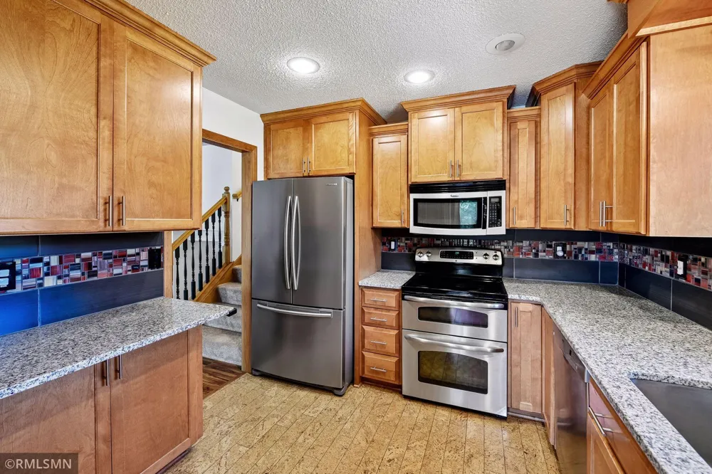 1549 Skyview Drive Chaska, MN 55318